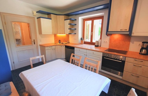 Anzenbach Apartment | Ferienwohnung 6, 2 Schlafzimmer, 1 Wohnzimmer, Separate Küche, Du-wc