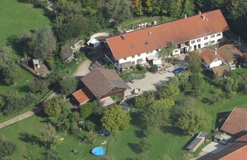 Bad Endorf Apartment | Ferienwohnung auf 2 Etagen, 70 qm, 1 separates Schlafzimmer