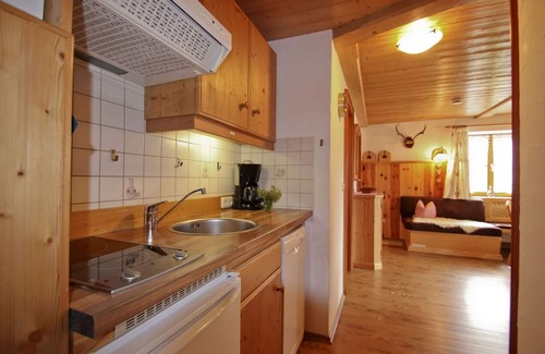 Winkl Apartment | Ferienwohnung Nr. 1 für 1-2 Personen, ca. 35 qm, 1 Schlafzimmer, 1 Kinderzimmer, Wohnküche, Balkon