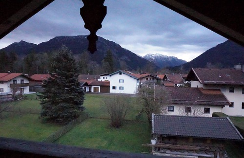 Ruhpolding Apartment | Ferienwohnung -Unternberg- (27qm), Terrasse, Behindertengerecht, Kochnische, 1 Wohn-/Schlafzimmer, WLAN, max 3 Personen