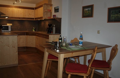 Bischofswiesen Apartment | Ferienwohnung "Watzmannkind 4" für 1-4 Personen, ca. 80 m², 2 Schlafzimmer, Wohnküche, 2 Bäder, 2 Balkone