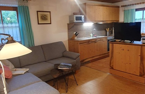 Bischofswiesen Apartment | Ferienwohnung "Watzmannkind 4" für 1-4 Personen, ca. 80 m², 2 Schlafzimmer, Wohnküche, 2 Bäder, 2 Balkone