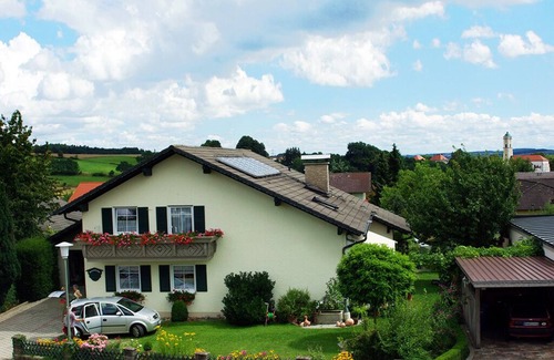 Bad Birnbach Apartment | Ferienwohnung Westblick | Sonnige FeWo - 15 Geh-Min. zur Rottal Terme