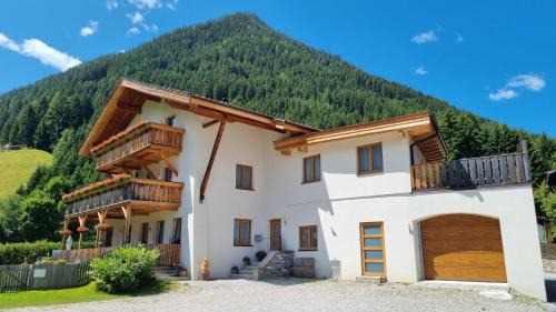 Gries im Sellrain House | Gästehaus Landhaus Tyrol