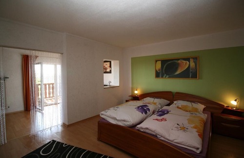 St. Oswald Apartment | Gemütliche Ferienwohnung für 2 Personen (35qm) mit Südbalkon