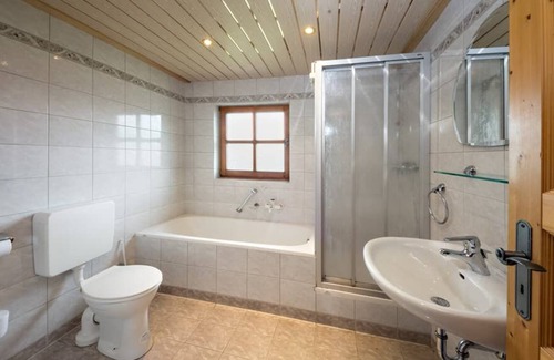 Bad Koetzting Apartment | Geräumige Ferienwohnung (90qm) mit Terrasse