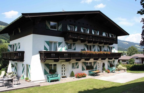 Brixen im Thale Apartment | Holiday apartment With balcony and parking