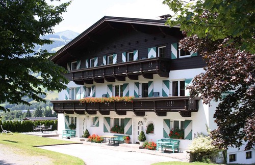 Brixen im Thale Apartment | Holiday apartment With balcony and parking