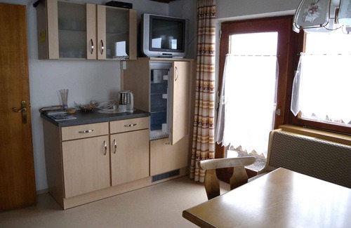 Bruck am Ziller Apartment | Holiday apartment with terrace and garden