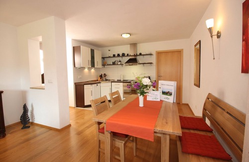 Grabenstatt Apartment | *Holiday apartment Hochgern for 1 - 4 persons, large, covered balcony, mountain view