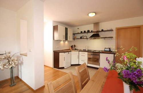 Grabenstatt Apartment | *Holiday apartment Hochgern for 1 - 4 persons, large, covered balcony, mountain view