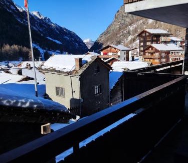 Saas-Balen Hostel | Holiday House Lärchenheim