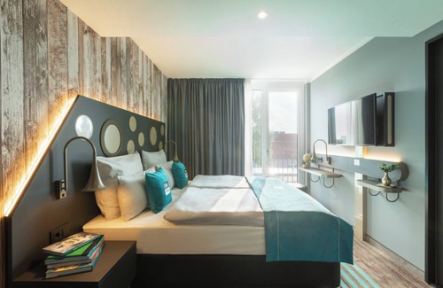 Am Riesenfeld Hotel | Holiday Inn - the niu, Brass Munich Olympiapark by IHG