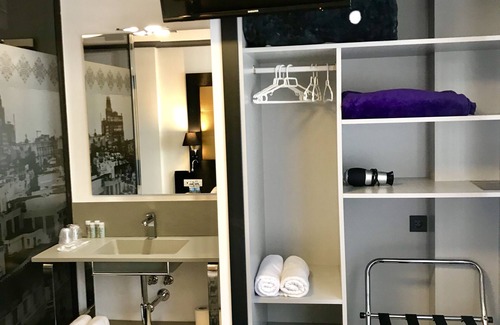 Portomarin Hostel | Hostal El Padrino