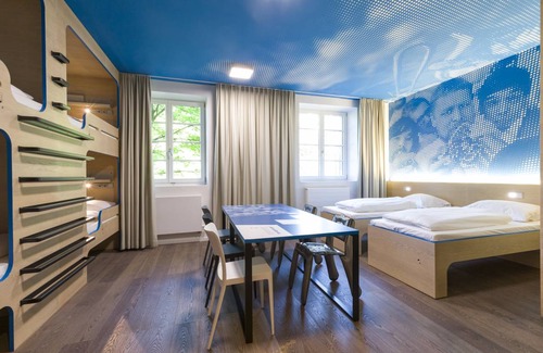 Neuhausen Hostel | Hostel ∙ 8 guests