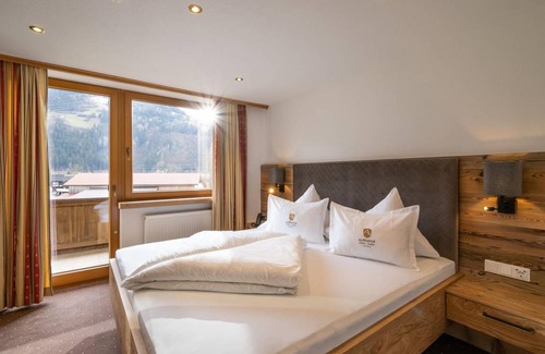 Zell am Ziller Hotel | Hotel ∙ 2 guests