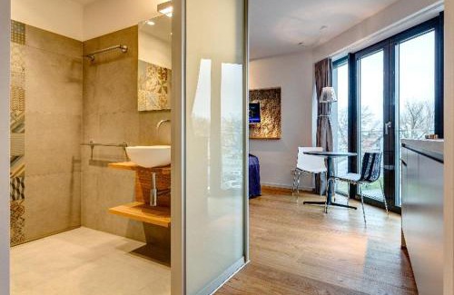 Allach-Untermenzing Apartment | Hotel im Bunker