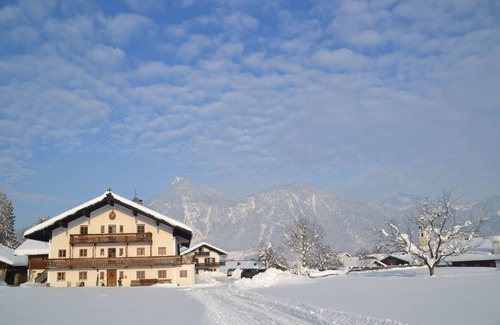 Niederaudorf Apartment | Kaiserblick vacation apartment, 50 m², south-facing balcony with mountain view and two bedrooms