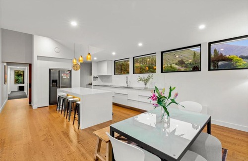 Lake Hayes House | Lake Hayes House