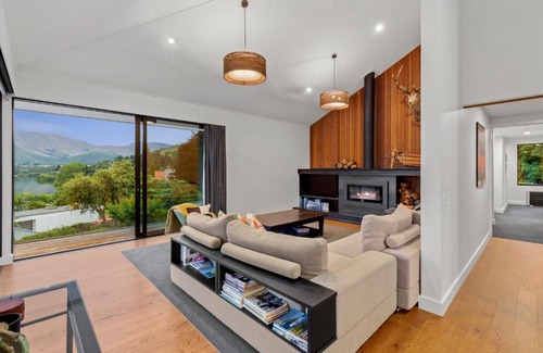Lake Hayes House | Lake Hayes House