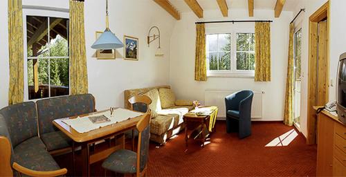 Seefeld in Tirol Apartment | Landhaus Charlotte am Geigenbuehel -Apartments