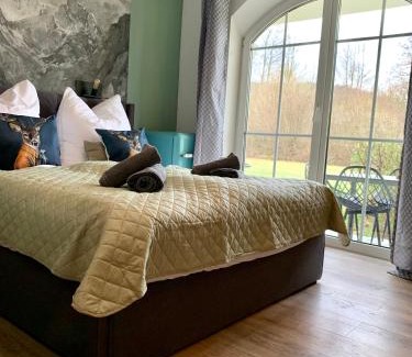 Hohenwarth Apartment | Lindners Hideaways - Gutshof Pine Retreat - In Villa - Terrasse - Garten mit Rehgehege - Frühstück verfügbar - SKI - Arber - Osser - bis 5 Pers