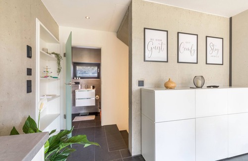 Gersthofen Apartment | Luxury Studio Apartment with Shared Pool, Wi-Fi and Air Conditioning