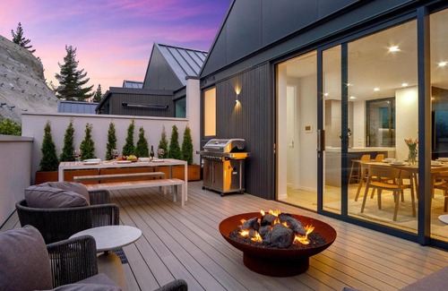 Queenstown House | Luxury Townhouse on Woods Lane