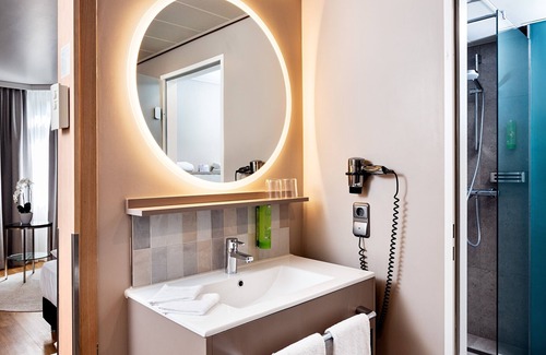 Hallbergmoos Hotel | Mövenpick Hotel München Airport