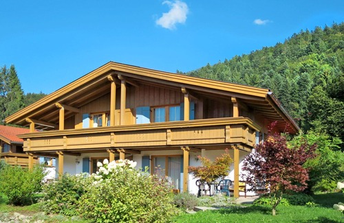 Aschau im Chiemgau House | Nice apartment in villa for 6 guests with TV and terrace