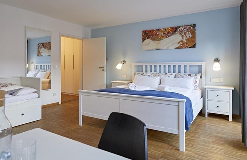 Innenstadt - Sankt Ulrich-Dom Hotel | NonStop Hotel Augsburg - Übernacht - HostelHotelHome -