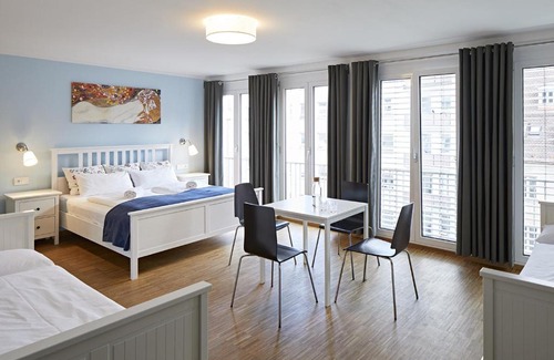 Innenstadt - Sankt Ulrich-Dom Hotel | NonStop Hotel Augsburg - Übernacht - HostelHotelHome -