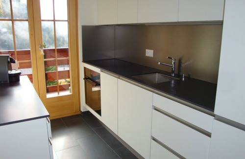 Saint-Luc Apartment | Outside : 3-room flat for 5 persons on the basement floor, balcony -Inside : 90 sqm, separate entran