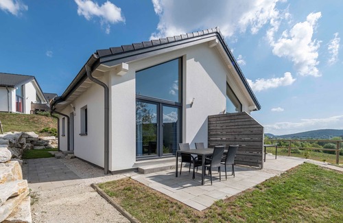 Mistelgau House | Panoramabungalow Galerie WD 02B - Panoramabungalow (Gal) in the holiday village at the Therme Obernsees
