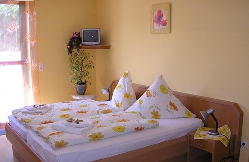 Neuendettelsau House | Pension Lindenallee
