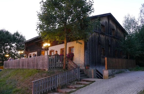 Lam Apartment | Pet-friendly apartment without balcony offers rustic coziness