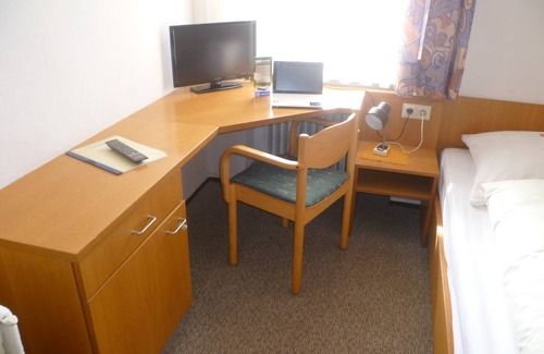 Wolframs-Eschenbach Resort | Private room ∙ 1 bedroom ∙ 1 guest