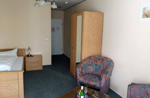 Bad Goegging Resort | Private room ∙ 1 guest