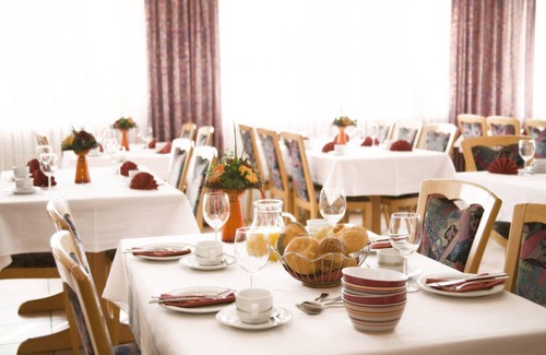 Etzenricht Resort | Private room ∙ 1 guest