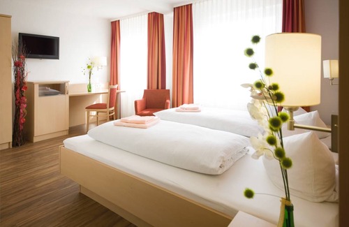 Etzenricht Resort | Private room ∙ 1 guest