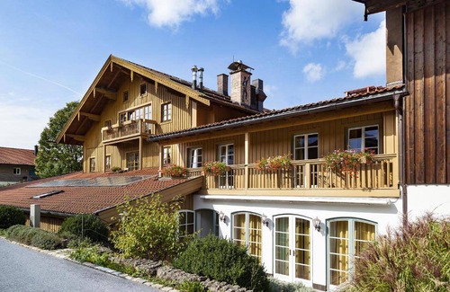 Frasdorf Resort | Private room ∙ 3 guests