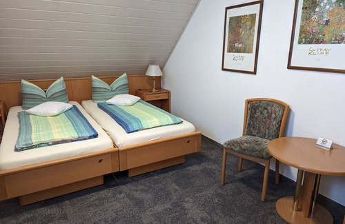 Vohenstrauss Resort | Private room ∙ 3 guests
