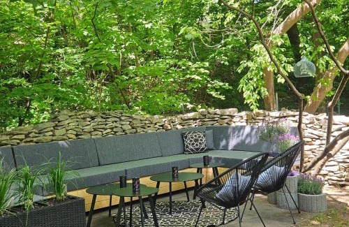 Erlangen Apartment | Residence Moai - Business Travel- kostenloser Parkplatz, WLAN, Waschtrockner, Smart TV, Qbo ESSENTIAL, ergonomischer Schreibtisch