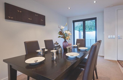 Queenstown Apartment | Ridge View Apartment - Queenstown Apartment