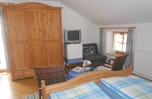 Frasdorf Other | Shared room ∙ 3 guests