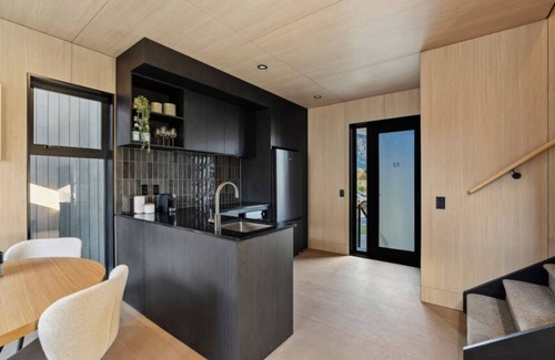 Frankton House | Tahuna Villa Queenstown