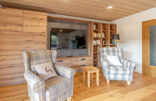 Tiefenberg Apartment | Tawny owl, Germany