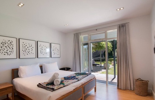 Arthur's Point House | The Point - Villa by the river