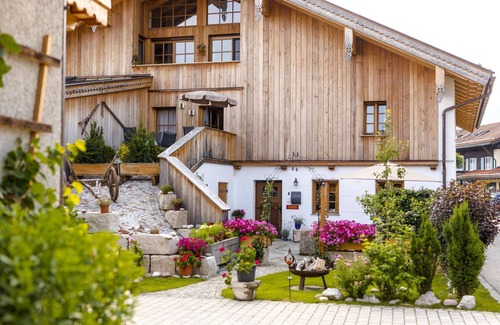 Unterwoessen Apartment | Vacation apartment 1, hayloft 54 sqm, up to 4 persons, 1 bedroom