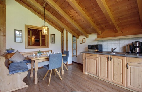 Kreuzfeld Apartment | Vacation apartment Rauschberg for 4 persons, 2 bedrooms, balcony, 80 sqm